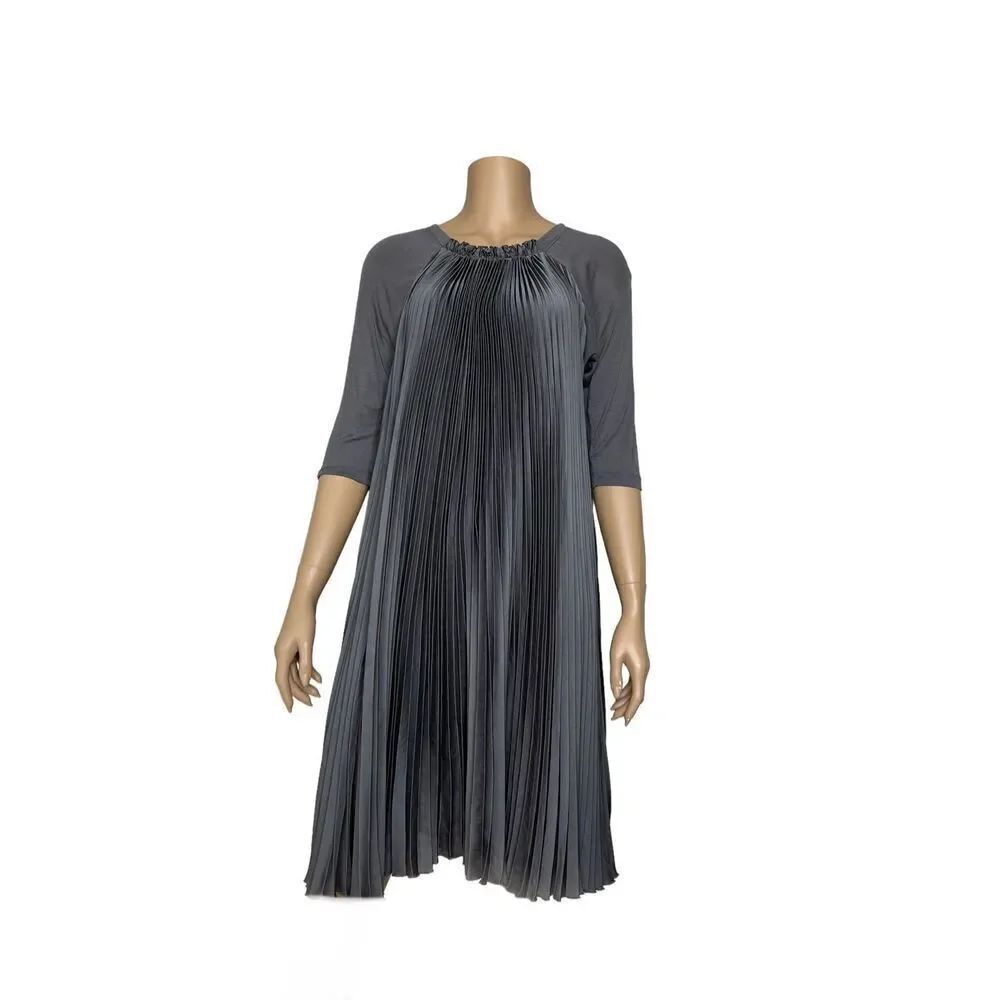 BCBG Maxazria pleated Gray Midi dress M (027)